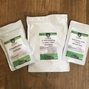 Bags of glucosamine, chondroitin sulfate and hyaluronic acid to make an equine joint supplement